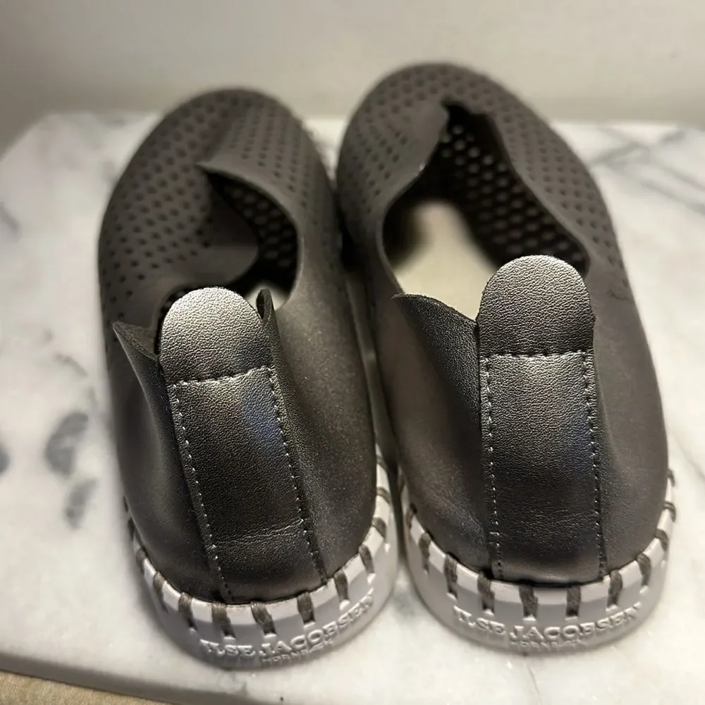 Ilse Jacobsen Metallic silver bullet  Perforated Leather Tulip Slip On Sneakers